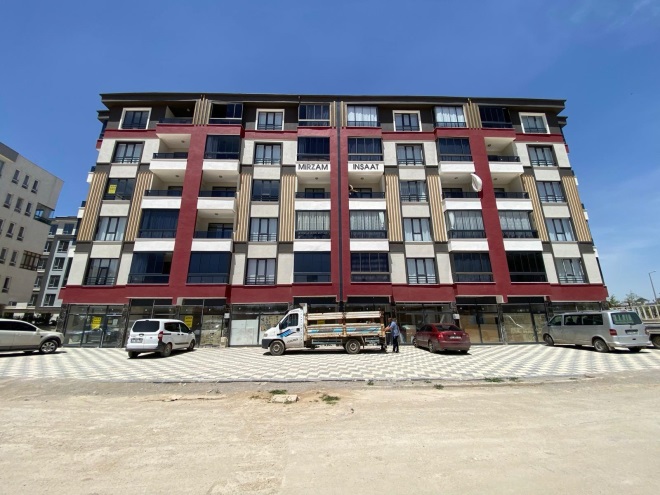 ELİF'DEN AHMET HAMDİ GÖĞÜŞ CADDESİNE YAKIN SATILIK KÖŞE DÜKKAN