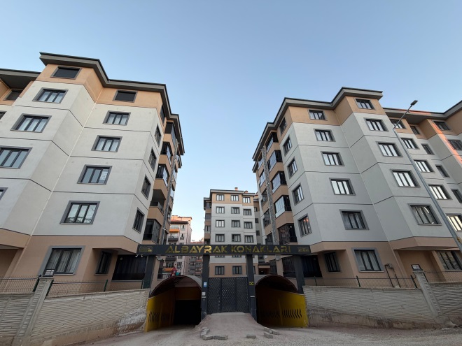 ELİF'DEN SAÇLI KASAP CADDESİNDE 3+1 ARAKAT DAİRE