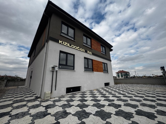 ELİF'DEN ALAKOVA'DA 2+1 HOBİ BAHÇELİ LÜX DAİRE (BODRUMLU)