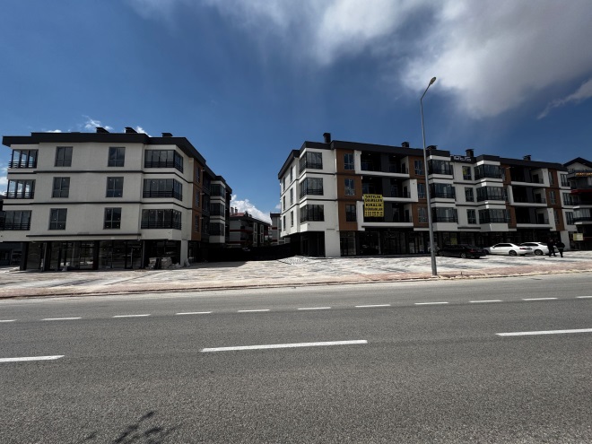 ŞAFAK CADDESİNDE SATILIK ULTRA LÜX 2+1 DAİRE