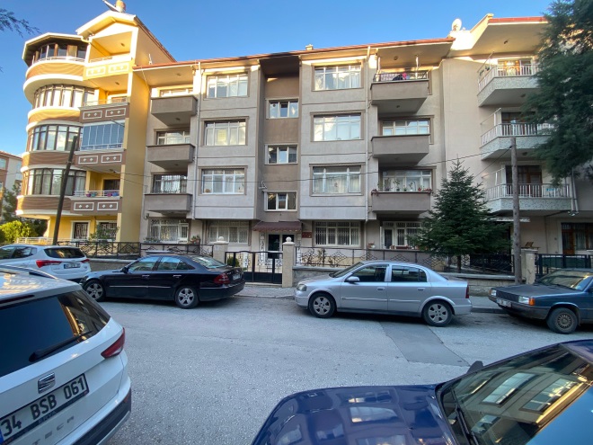 ELİF'DEN KONEVİ MAHALLESİNDE SATILIK BAKIMLI 3+1 DAİRE