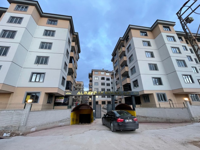 ELİF'DEN SAÇLI KASAP CADDESİNDE 3+1 ARAKAT DAİRE